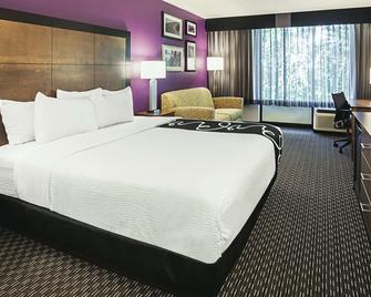 La Quinta Inn & Suites by Wyndham Rancho Cordova Sacramento - Rancho Cordova - Bedroom