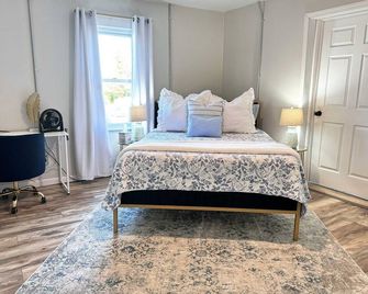 The Market Place by Nest and Bloom brSuite 4 (5045) - Ashland - Bedroom