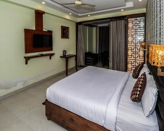Hotel Premium Flemingo - Panchkula - Slaapkamer
