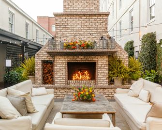 Emeline - Charleston - Patio