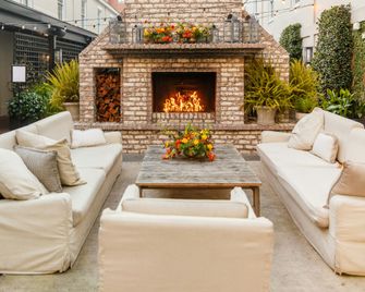 Emeline - Charleston - Patio