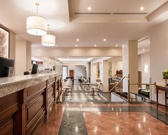 Exe Alfonso VIII - Plasencia - Lobby