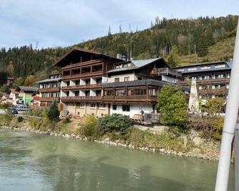 Hotel Lukasmayr - Bruck an der Großglocknerstraße - Budova