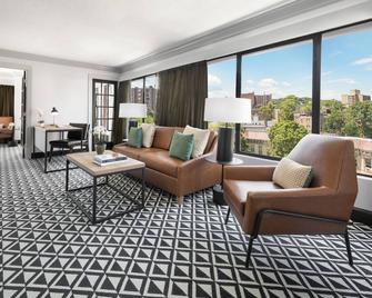 Arcadian Hotel Brookline - Brookline - Living room