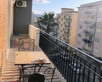 Mira Beach Bed and Breakfast - Praia a Mare - Балкон