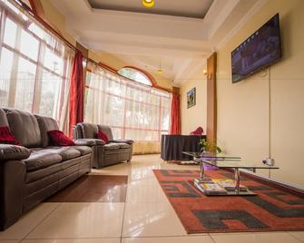 Chester Hotel Nakuru - Nakuru - Living room