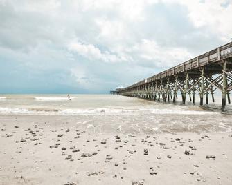 The Folly Feeling 1 Block to Beach - Folly Beach - Playa