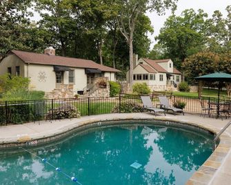 Chanticleer Inn Bed & Breakfast - Lookout Mountain - Pool