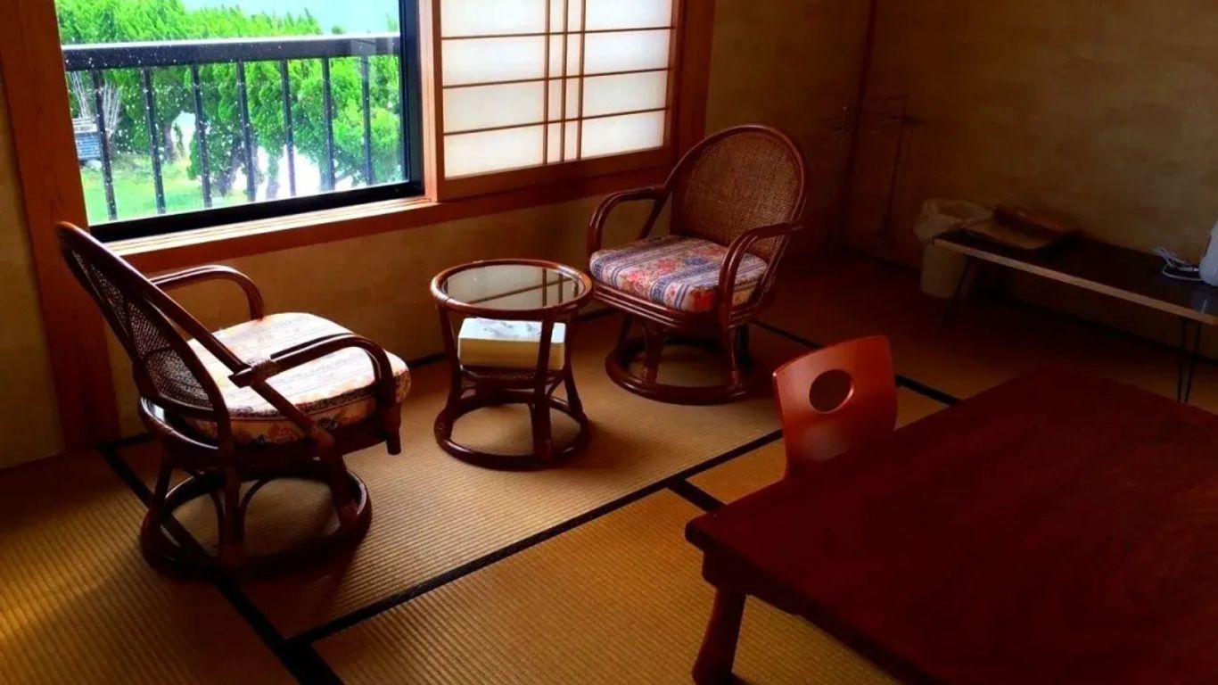 素泊りゲストハウスだるまや