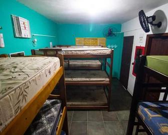 Farah Hostel Suítes Camping Smartcamp e Passeio de barco - Camburi - Schlafzimmer