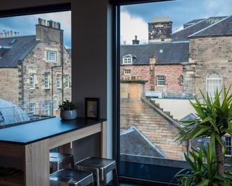 Code Pod - The Loft - Edinburgh - אדינבורו - מרפסת