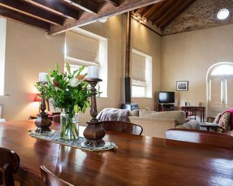 Clare Valley Heritage Retreat - Clare - Sala de estar