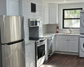 Share this Historic Brownstone with the Host! - Brooklyn - Køkken