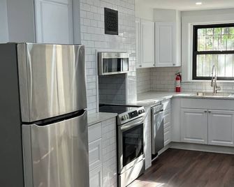 Share this Historic Brownstone with the Host! - Brooklyn - Keittiö