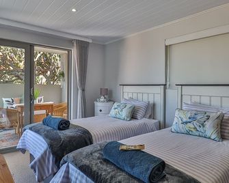 Stylish Oceanbreeze 50 Central Mossel Bay - Mossel Bay - Schlafzimmer