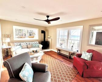 Mermaid Mist- Seaside. Oceanfront. Brand new! Year round luxury! Very spacious! - Gouldsboro - Sala de estar