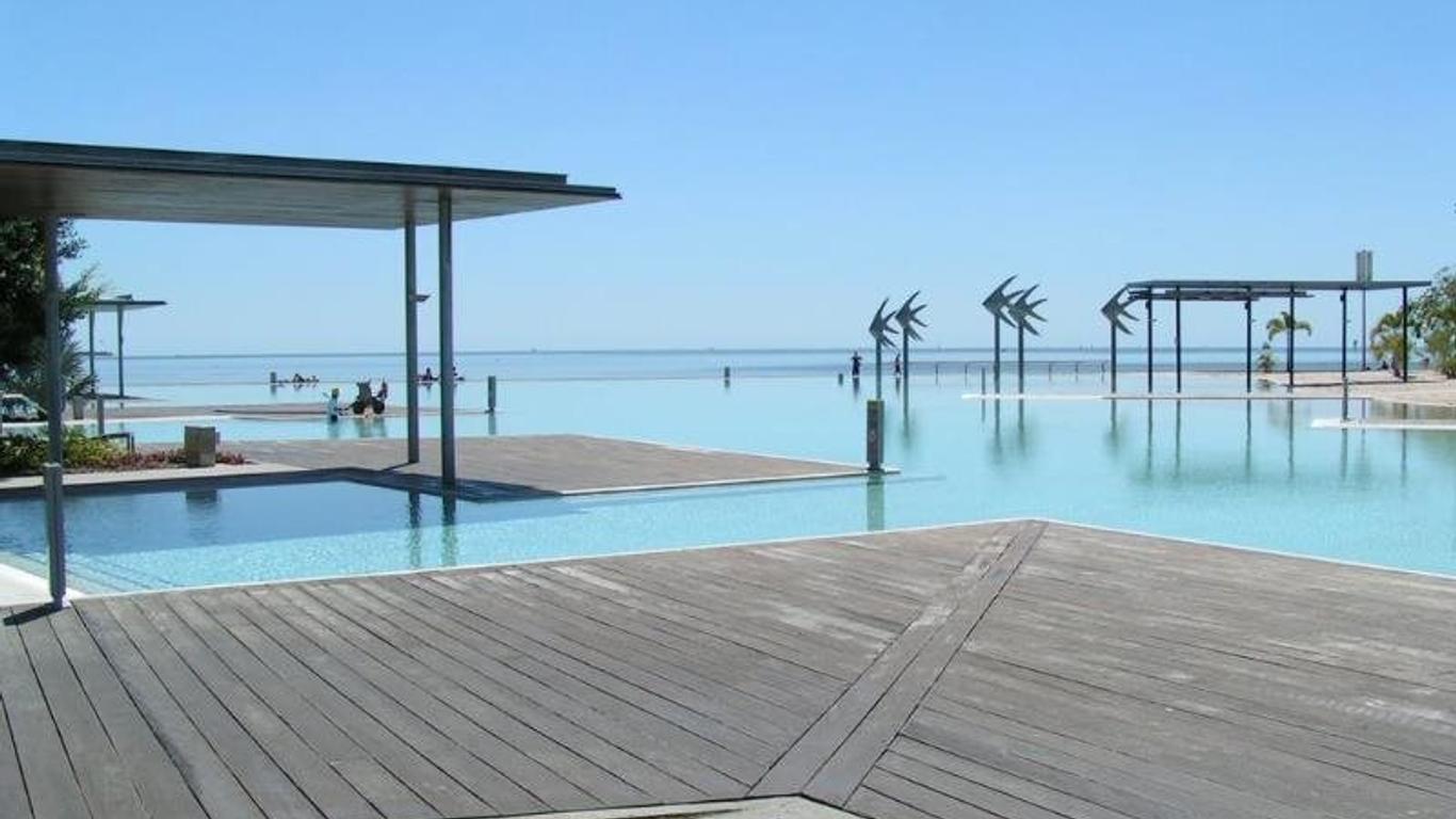 Waterfront Backpackers - Hostel