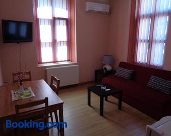 Sofia Apartments - Alejandrópolis - Sala de estar