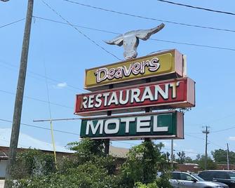 Deavers motel - Grove Hill