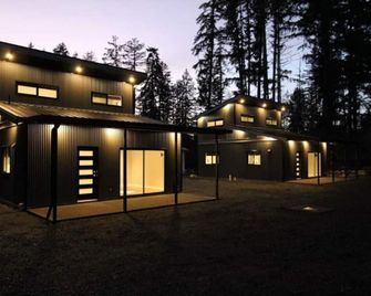 2 Bdrm 2 ensuite new modern home - Port Alberni - Building