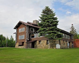 Unity Sky Lodge - Moose River - Edificio