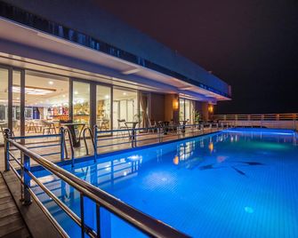 Vinh Hoang Hotel - Dong Hoi - Pool