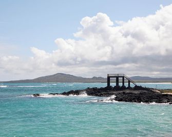 Hotel Isamar Galapagos Beachfront - Puerto Villamil
