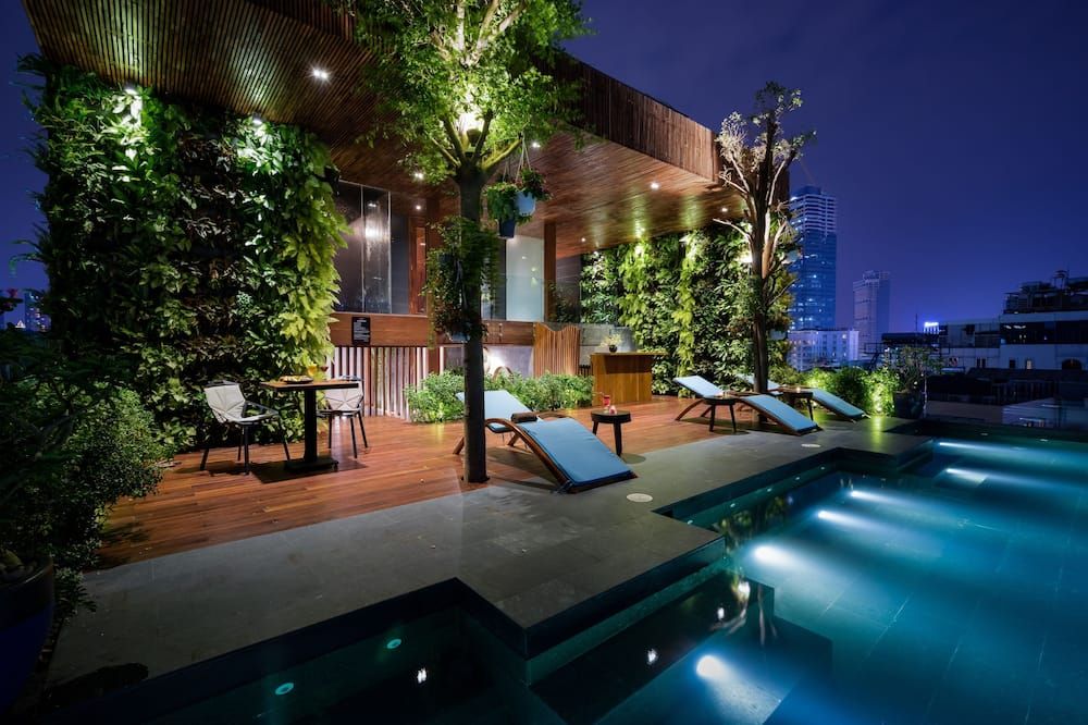 سيلفر لاند ين هوتل