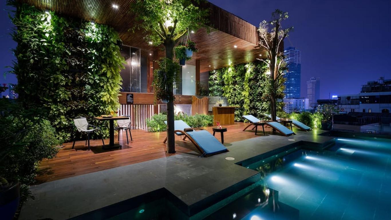 سيلفر لاند ين هوتل