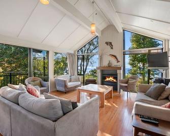 Puketapu - Kuratau Holiday Home - Kuratau - Pokój dzienny