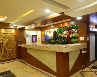 Hotel Aadhi - Mayiladuthurai - Front desk