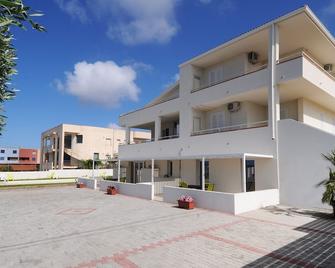 Bella Vita Appartamenti - Marina di Ragusa - Budova