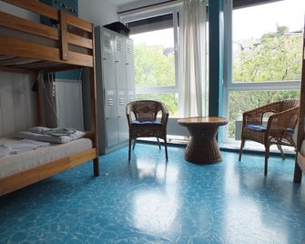 Max Hostel - Bonn - Bedroom