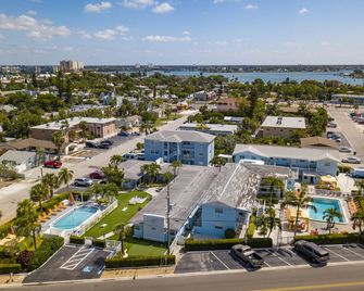 St. Pete Beach Suites - St. Pete Beach