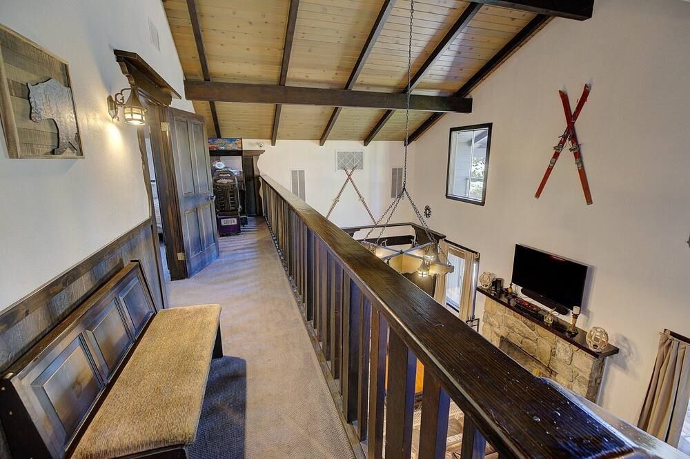 Shay Meadows Ranch & Resort by Big Bear Vacations - ביג בר סיטי - מדרגות