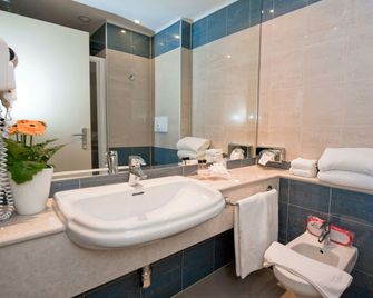 Hotel Rivarolo - Rivarolo Canavese - Bathroom