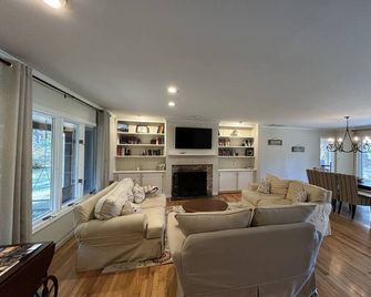 Two Oysters House 2025 Remodel waterfront w/ pool in St. Michaels - Saint Michaels - Sala de estar