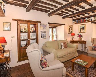 3 bedroom gorgeous home in Pistoia (PT) - Pistoia - Living room
