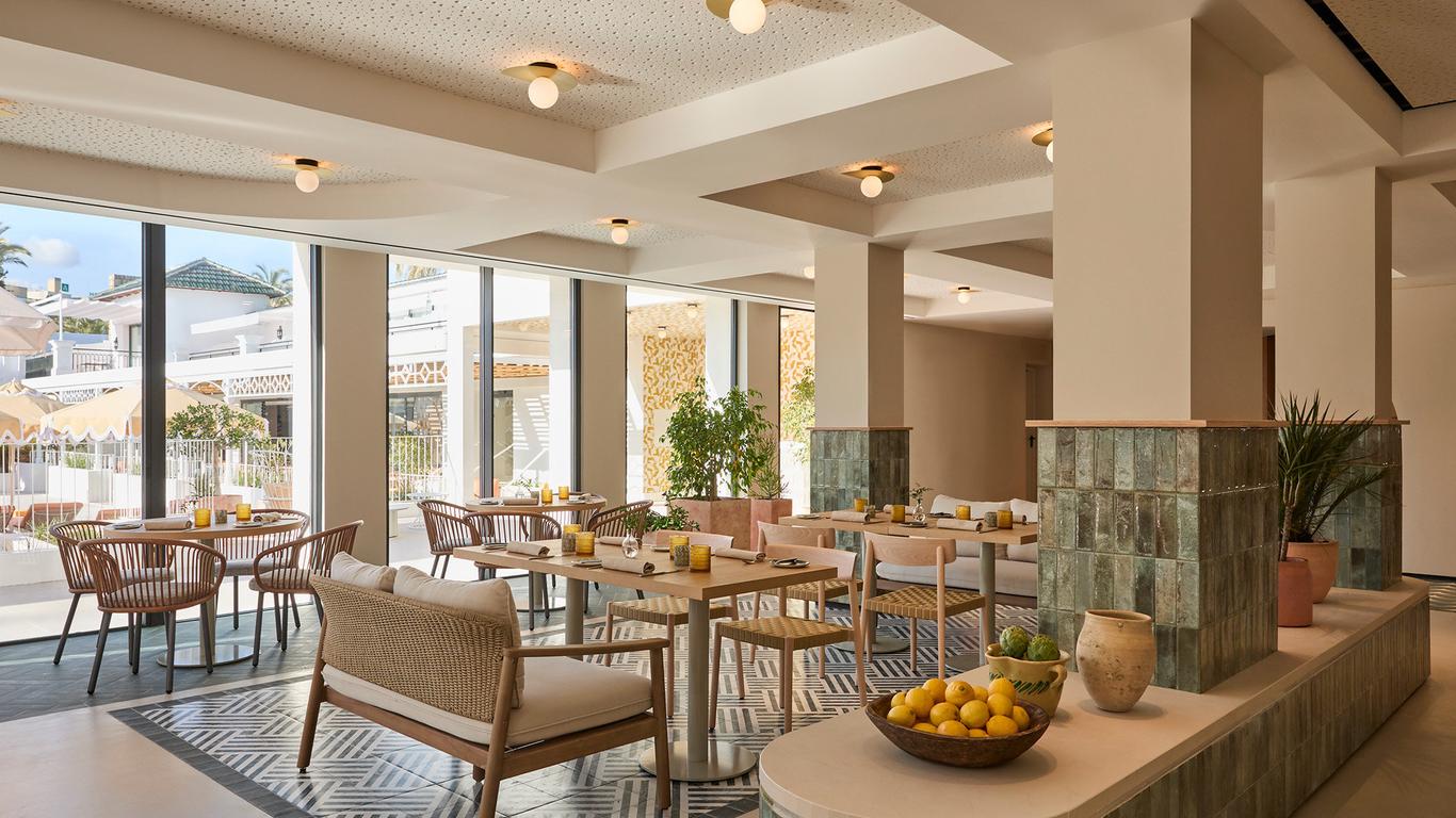 كيمبتون لوس مونتيروس ماربيلا باي آيتش جي