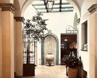 Hotel Palazzo Piccolomini - אורבייטו - דלפק קבלה