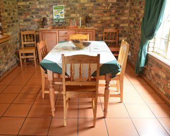 Thaba Tsweni Lodge & Safaris - Graskop - Dining room