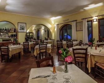 Noha Lifestyle Hotel - Pula - Restaurante