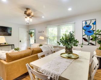 HOT TUB! Soak into the Heart of Nelson County / Hosted by Heather - Afton - Dining room