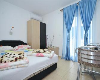 Apartments Nedovic-Jaz - Budva - Sypialnia