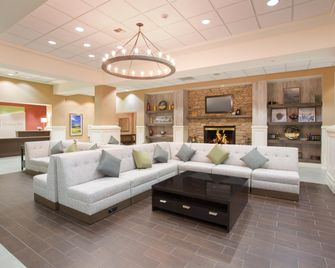 Holiday Inn Colorado Springs Airport By IHG - קולרדו ספרינגס - סלון