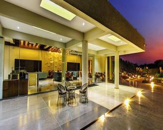 Araiya Gir,A Mavintara Resort - Sasan Gir - Lobby