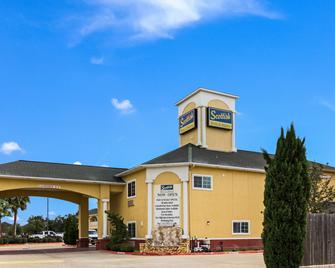 Scottish Inn & Suites Baytown - Baytown - Bygning