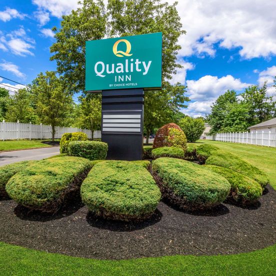 Building view of Quality Inn