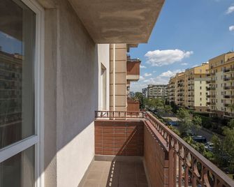 Shortstaypoland Tomcia Palucha B118 - ורשה - מרפסת