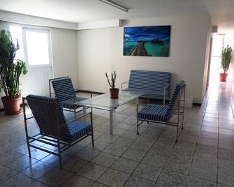 OYO Hotel Del Llanito, Aguascalientes - Aguascalientes - Sala de estar
